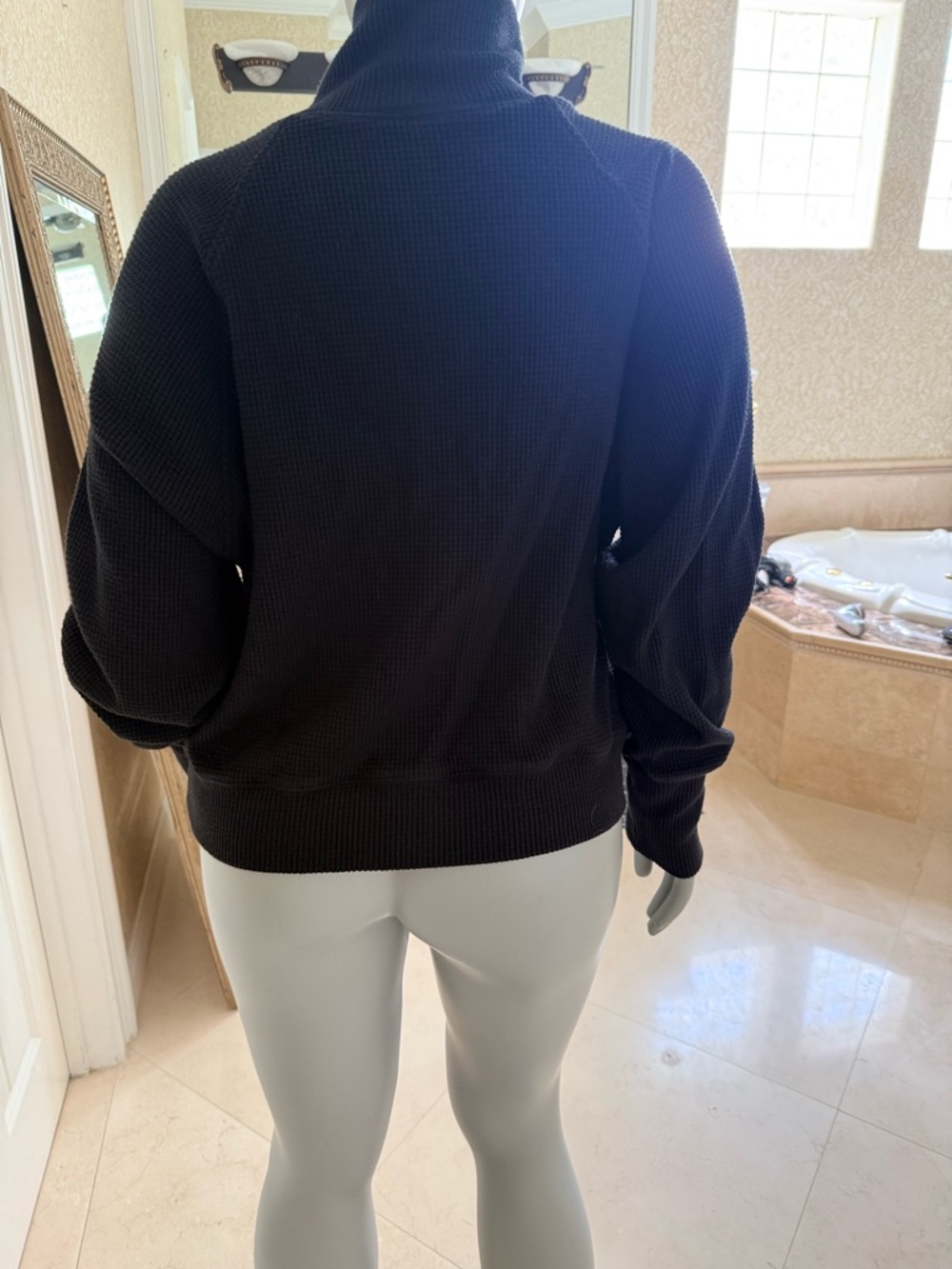 ALO waffle weekend escape mock neck long sleeve size L - Picture 6 of 9